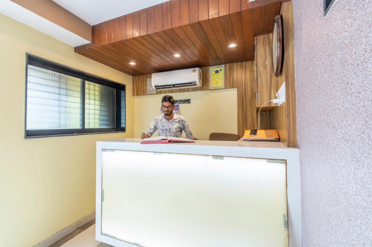 Oyo 69377 Hotel Ruby Mumbai Exterior photo